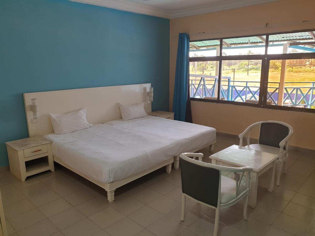 Djembe Beach Resort Kololi Extérieur photo