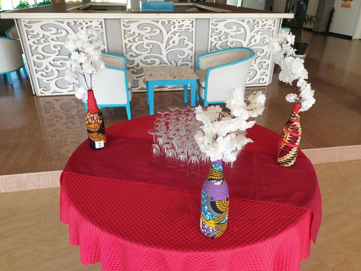 Djembe Beach Resort Kololi Extérieur photo