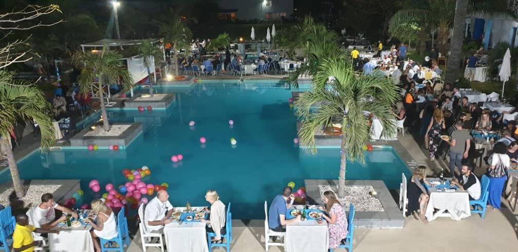 Djembe Beach Resort Kololi Extérieur photo